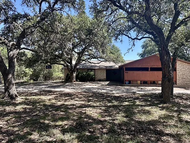 3 bed, 1294 sqft, $1,500 — Photo 1
