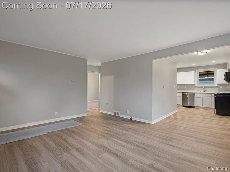 904 E Otis Ave — Photo 16