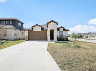 500 Seabiscuit Dr, Jarrell, TX 76537