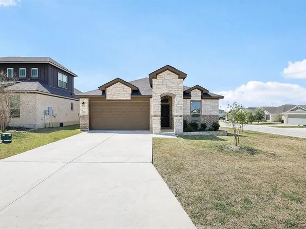 500 Seabiscuit Dr, Jarrell, TX 76537