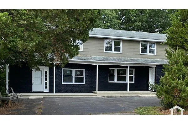 Photo 1 of 8 - 229 Maple Ave #B - Blackwood, NJ Primary Photo - 229 Maple Ave #B