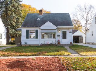 1014 Durant St, Lansing, MI 48915