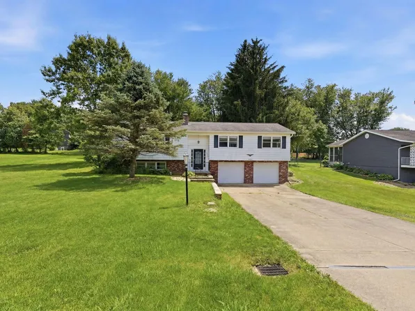 2520 Douglas Dr, Zanesville, OH 43701