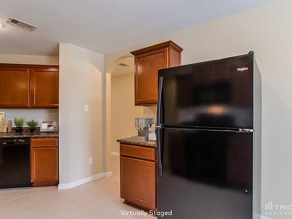 3rd image of 409 Palomino Stand Dr