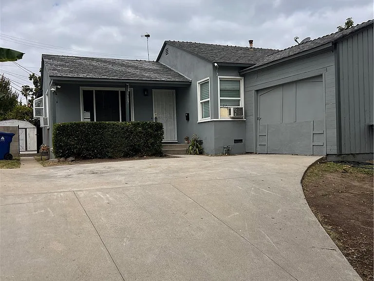 6607 Aura Ave — Photo 1
