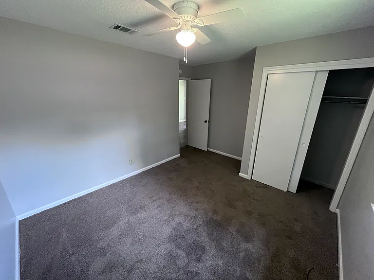 215 Berkshire Cir — Photo 26