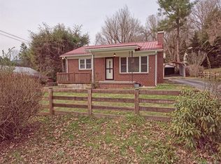 91 Galloway St, Waynesville, NC 28786