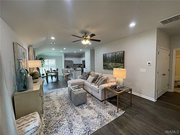 2nd image of 5617 Barretts Trace Ln