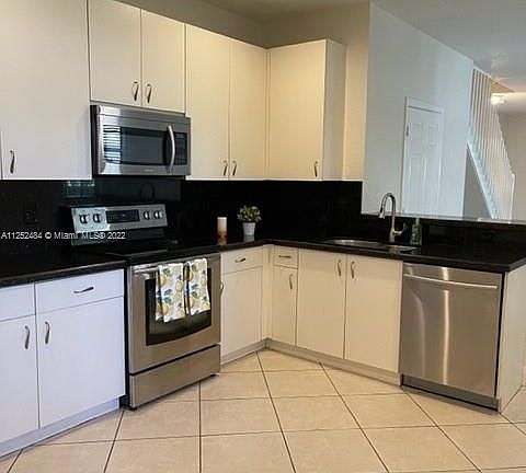 3rd image of 4311 Vineyard Cir #4311