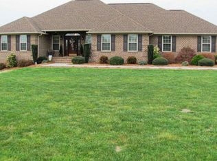 71 Owsley Dr, Martinsville, VA 24112