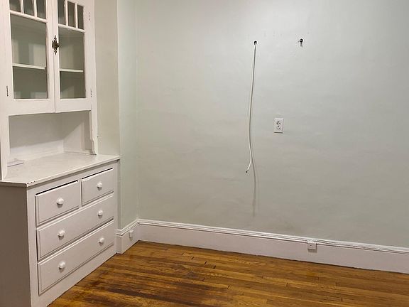 3rd image of 107 Quincy Shore Dr APT 3