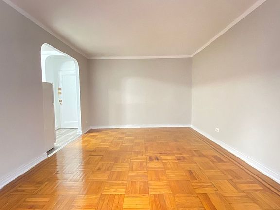 4th image of 40-25 Hampton St #3H