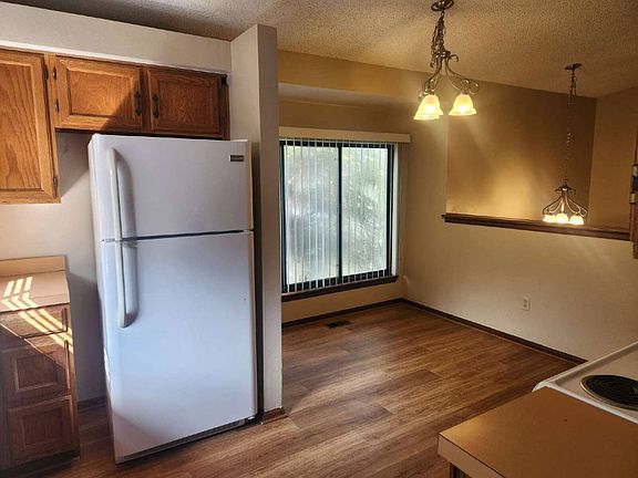 5th image of 146 Lois Dr