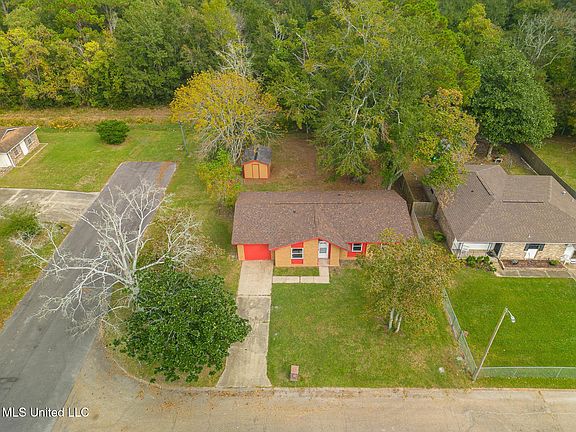 5th image of 3618 Pentagon Dr