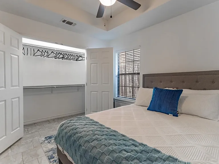 1454 E Garrison St — Photo 11