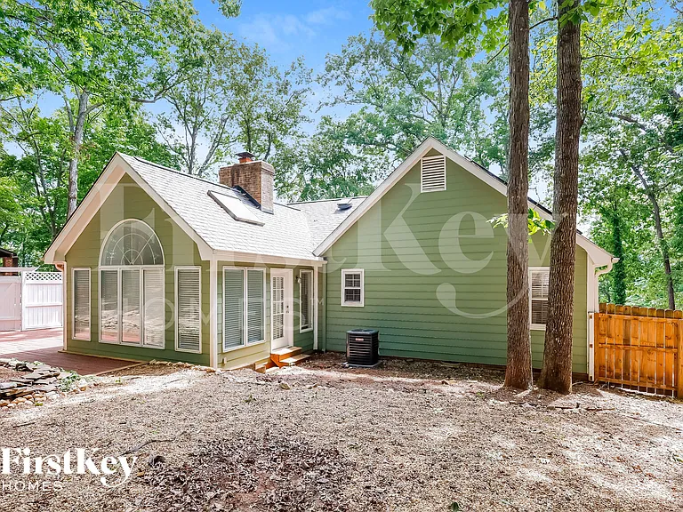 7614 Robin Crest Rd — Photo 14