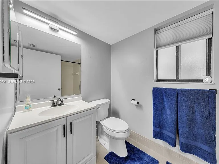 2240 N Cypress Bend Dr #204 — Photo 24