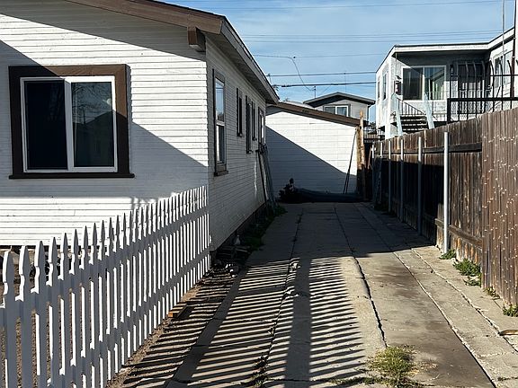 3rd image of 4378 41st St