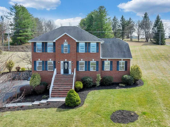 2065 Lake Vista Dr, Christiansburg, VA 24073