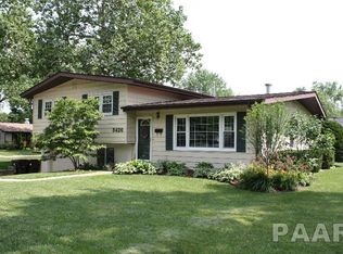 5426 N Robinhood Dr, Peoria, IL