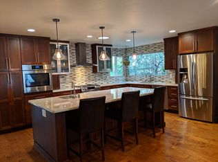 5249 Oak Meadow Dr, Santa Rosa, CA 95401