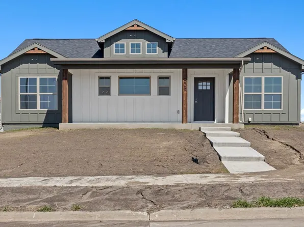 509 Sycamore St, Dallas Center, IA 50063