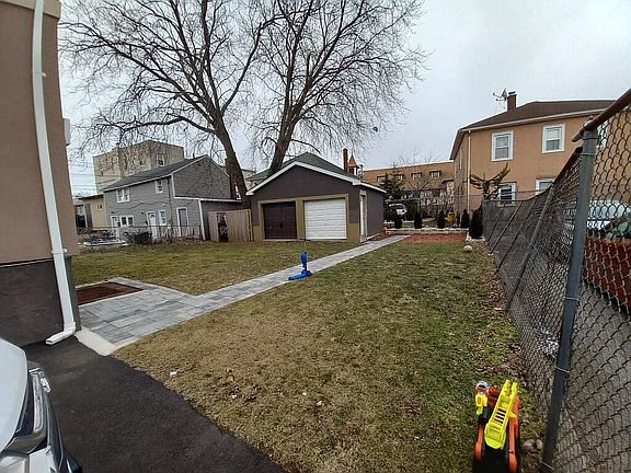 5th image of 13 Clinton Ave