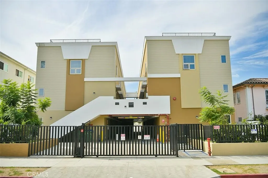 3 bed, 1795 sqft, $5,550 — Photo 1