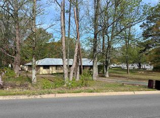 2808 S Camden Rd, Pine Bluff, AR 71603