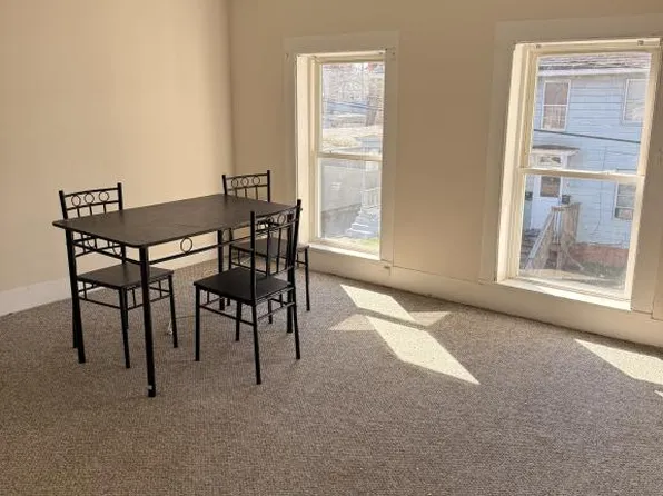 33 South St, Enfield, CT 06082