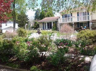 1857 Farmview Rd, Maple Glen, PA 19002