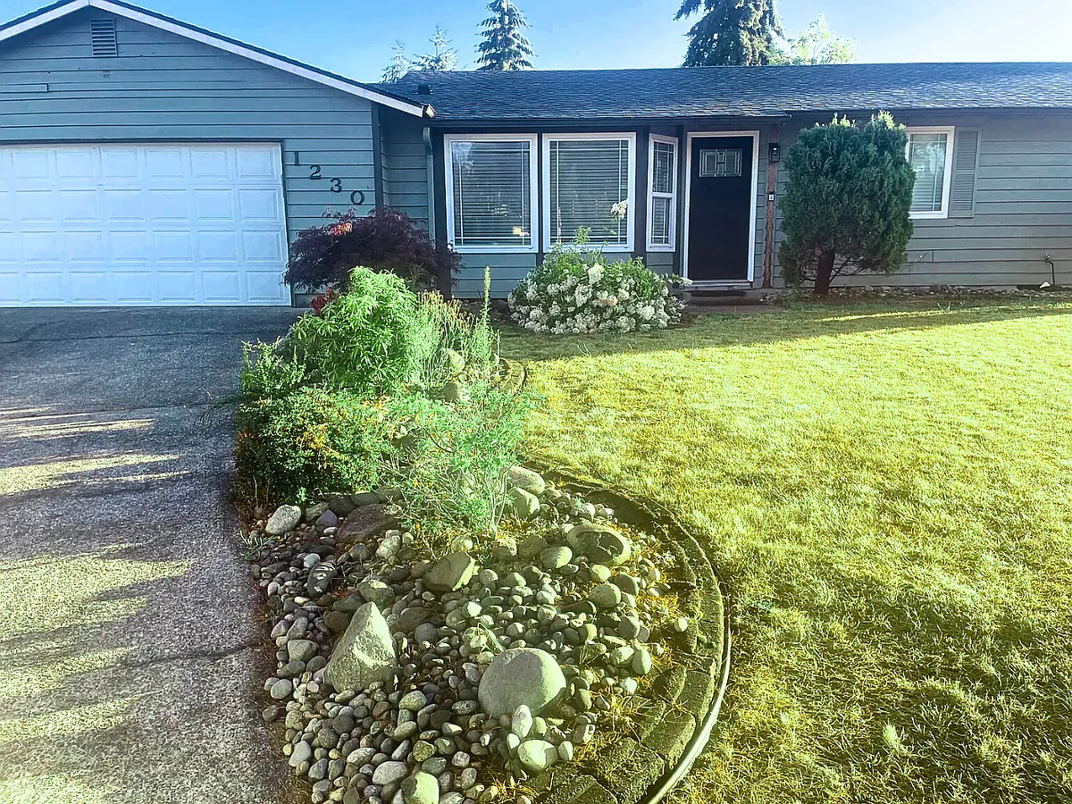Photo 2 of 26 - 1230 Rockrose Ct SE - Olympia, WA Building Photo - 1230 Rockrose Ct SE