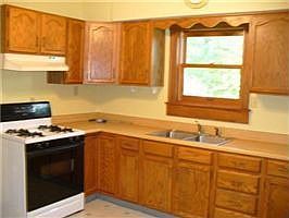 Clean, Spacious Kitchen