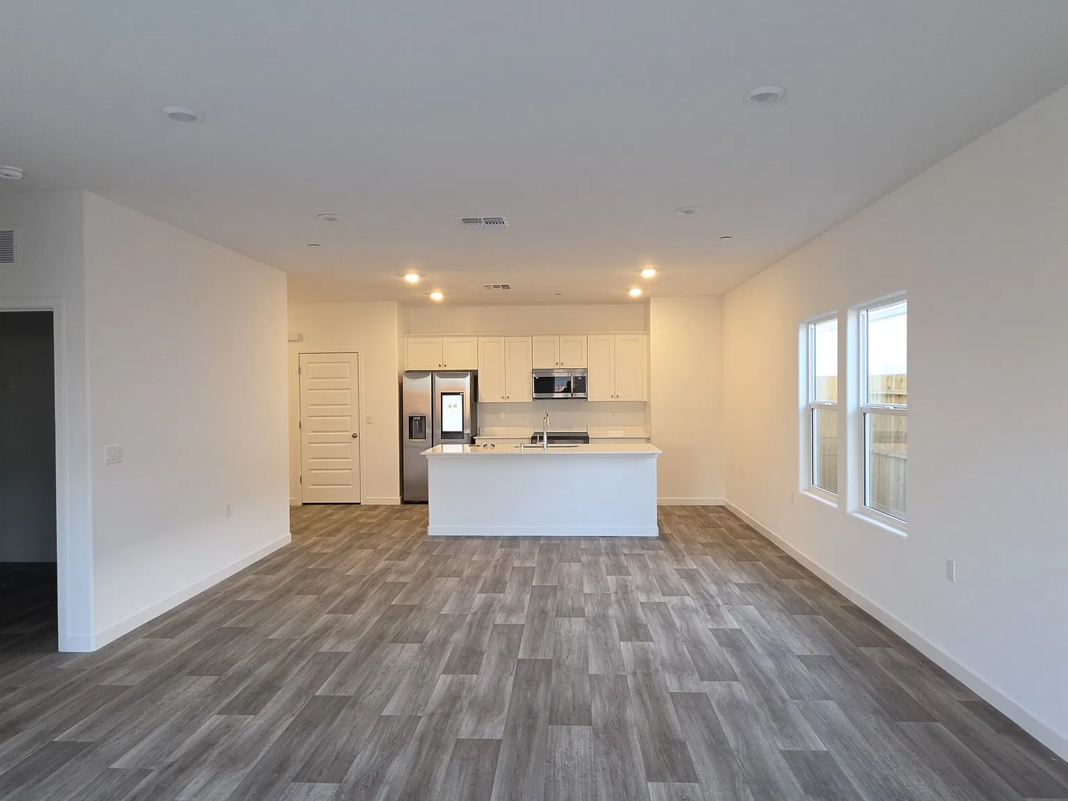 8232 Wandesford Dr — Photo 4