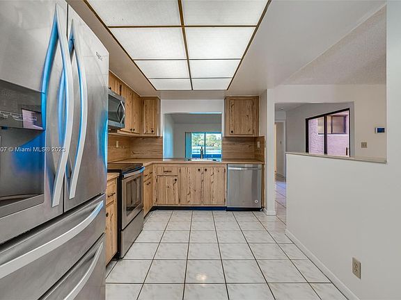 5th image of 820 NW 79th Ter #820