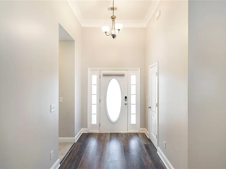 104 Bryce Dr — Photo 6