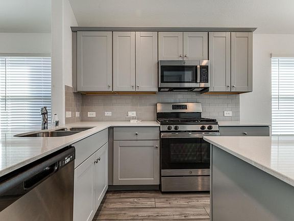 5th image of 2907 Meadowlands Dr