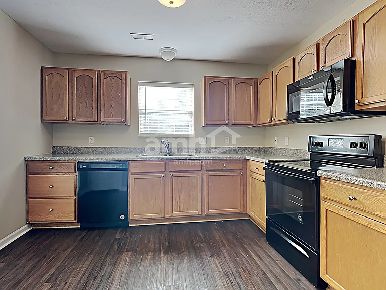 4449 Oakbank Ln — Photo 3