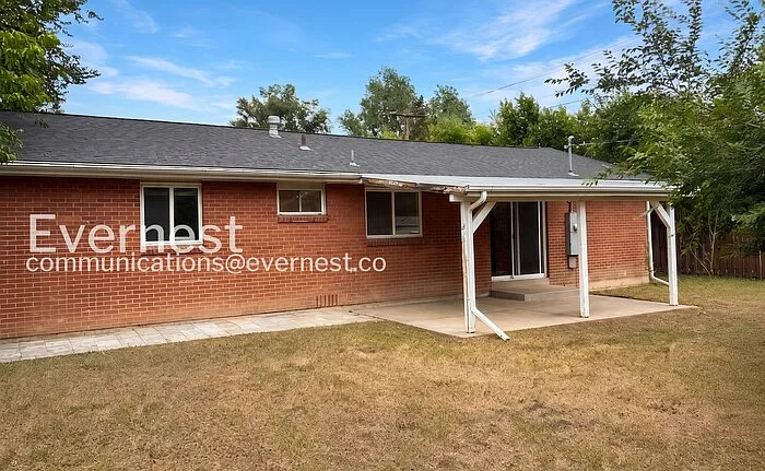 380 Martin Dr — Photo 15