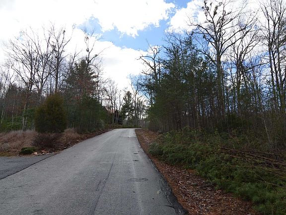 3rd image of 48 Laurel Way