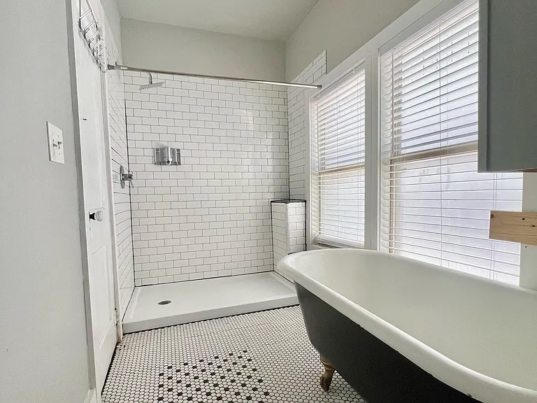 220 W Latimer St #A — Photo 10