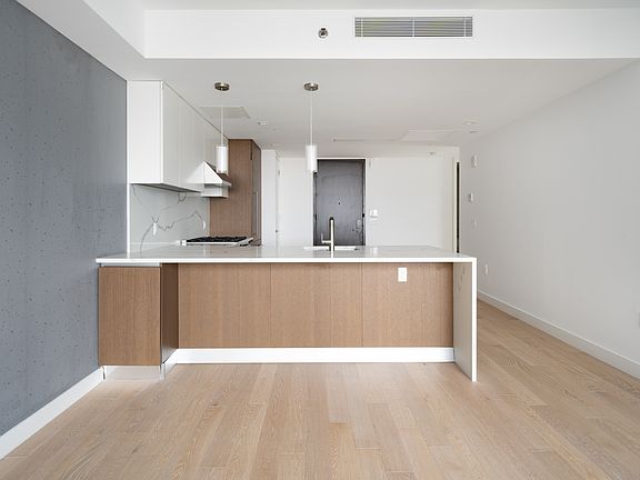 4th image of 33-66 Farrington St #12I