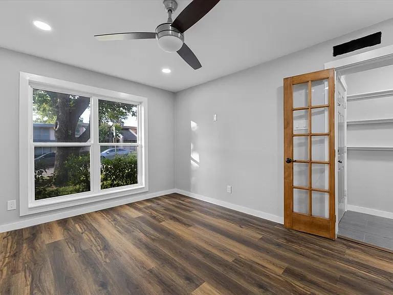 305 Valley Park Dr — Photo 4