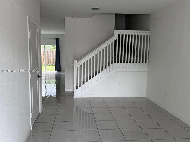 2616 SE 10th St #2616 — Photo 3