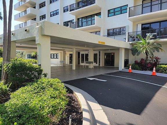 2nd image of 3200 N Port Royale Dr N #905