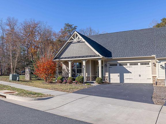 3rd image of 390 Winding Rd