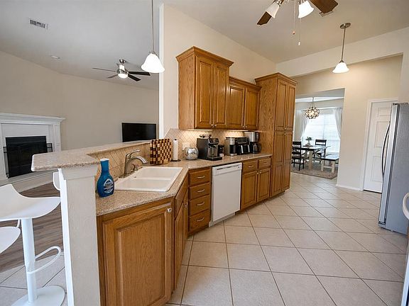3rd image of 814 S Rock Hollow Ct