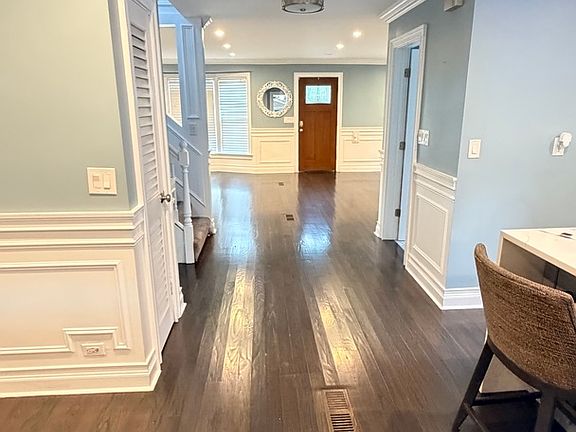 3rd image of 5901 N Nagle Ave