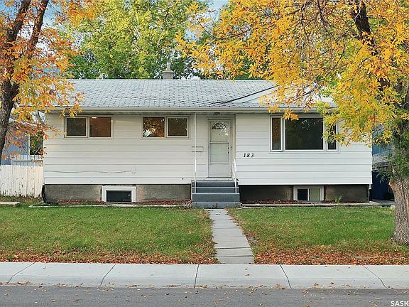 2nd image of 183 Magee Cres