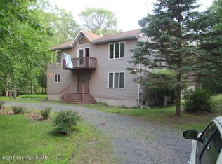 1125 Dogwood Ln, Bushkill, PA 18324